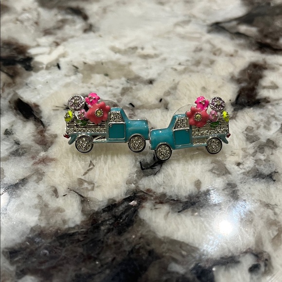 Beautiful Array of Earrings - Picture 2 of 8